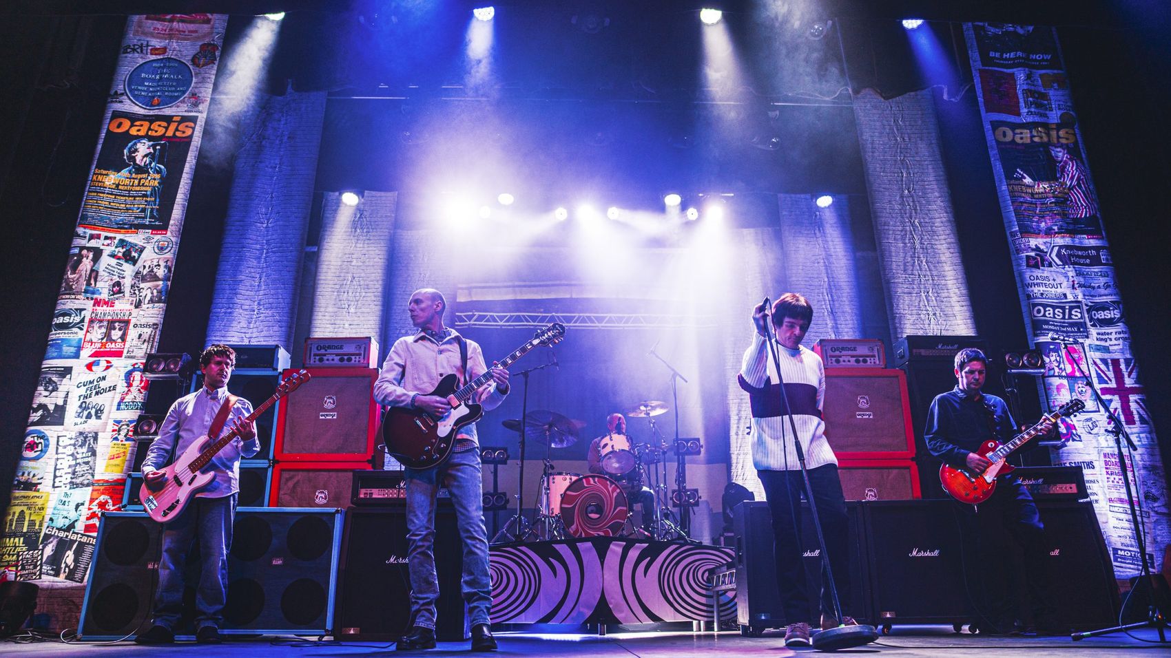 Live Forever — Oasis tribute, wide stage in beams of light