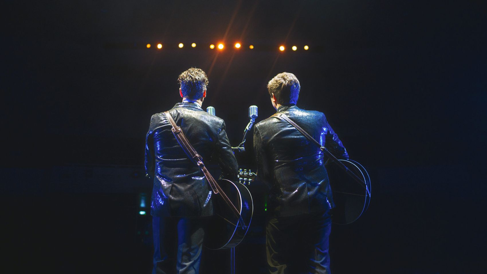 Walk Right Back — The Everly Brothers, two silhouettes backlit